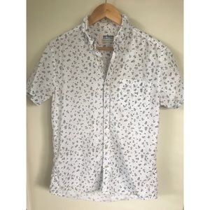 Men’s medium Urban Pipeline pineapple button down